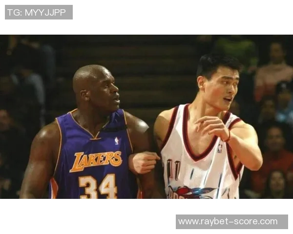 姚明在历史对决中完胜张伯伦展现中国篮球的崛起与传奇