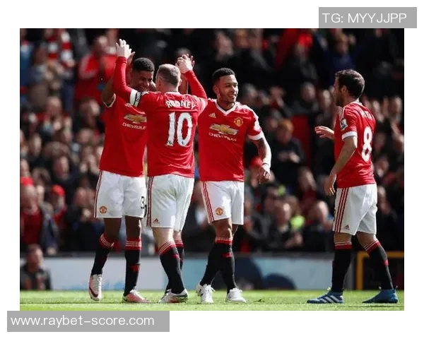 英超激战曼联大胜曼城点球大战精彩瞬间引燃全场气氛