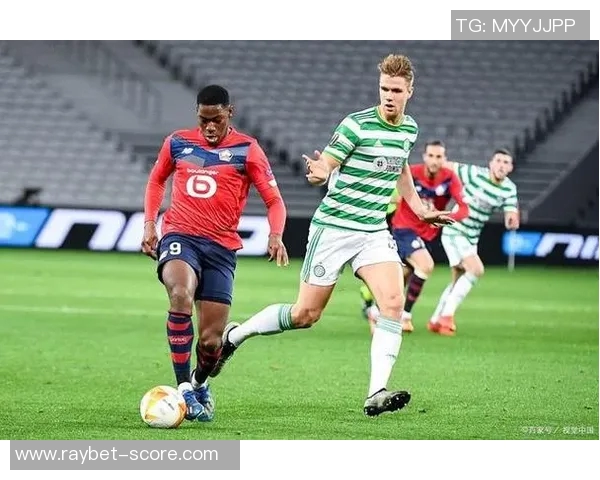 欧联杯激战：里昂6比2逆袭切尔西红牌争议引发全场热议