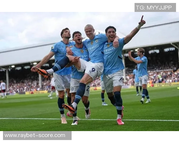 英超激战:里昂大胜皇马神奇扑救点燃全场热情与转会风波 英超激战:里昂大胜皇马神奇扑救点燃全场热情与转会风波