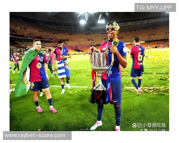 足总杯决赛巴萨大胜皇马四球零封全场沸腾赛后点评引发热议