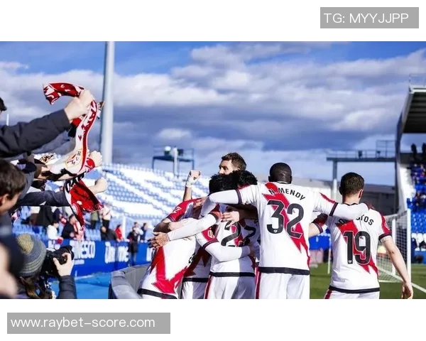 那不勒斯友谊赛大胜马竞帽子戏法引发全场狂欢精彩瞬间回顾 那不勒斯友谊赛大胜马竞帽子戏法引发全场狂欢精彩瞬间回顾
