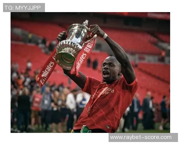 欧联杯精彩对决切尔西与利物浦战成平局绝杀瞬间引发全场狂欢