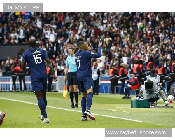 世界杯惊现冷门巴黎圣日耳曼凭神扑力克马竞全场沸腾